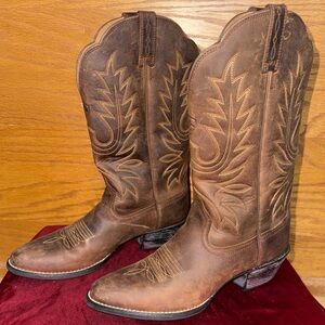ARIAT Women’s Heritage Western Boots - Round Toe, Size 7.5